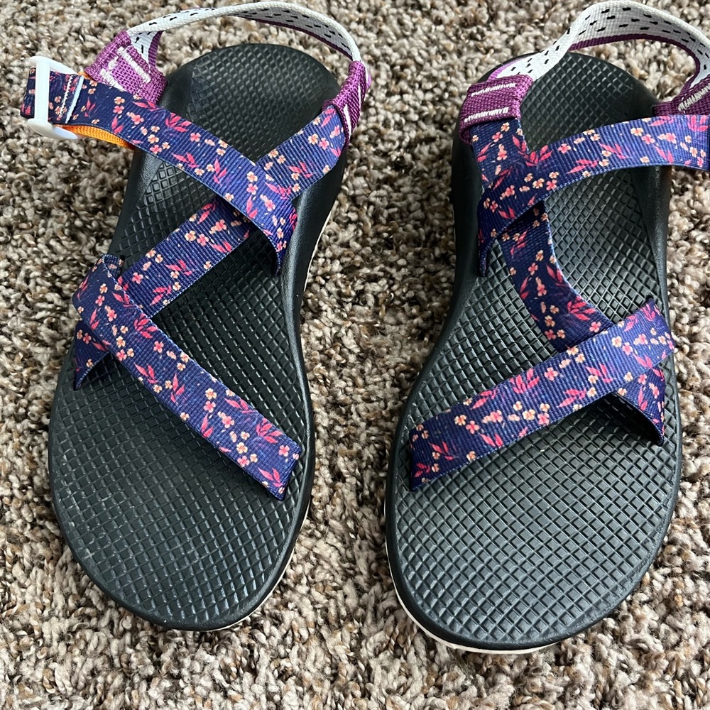Chacos size 8